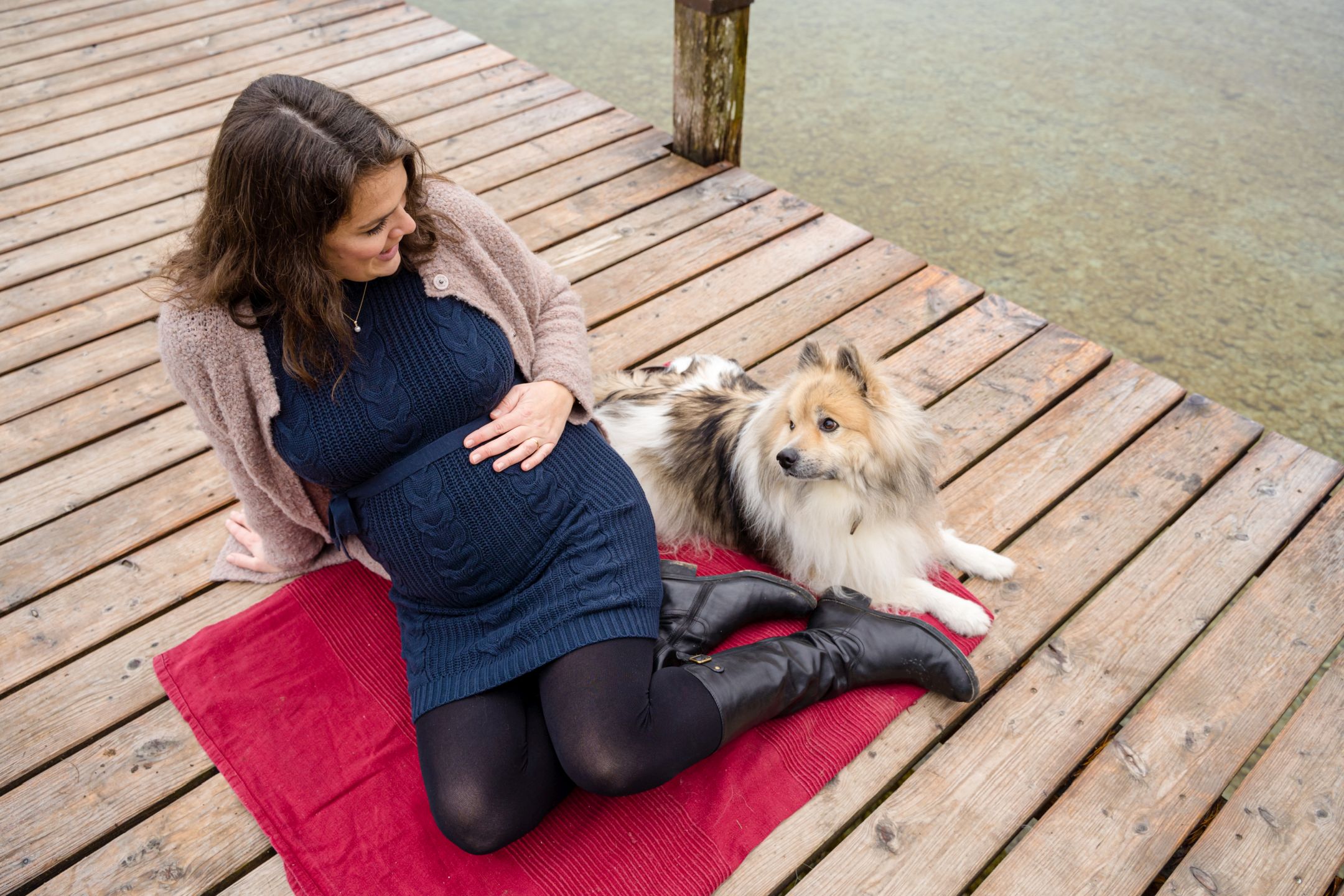 Babybauchshooting am See mit Hund Ulm Neu-Ulm