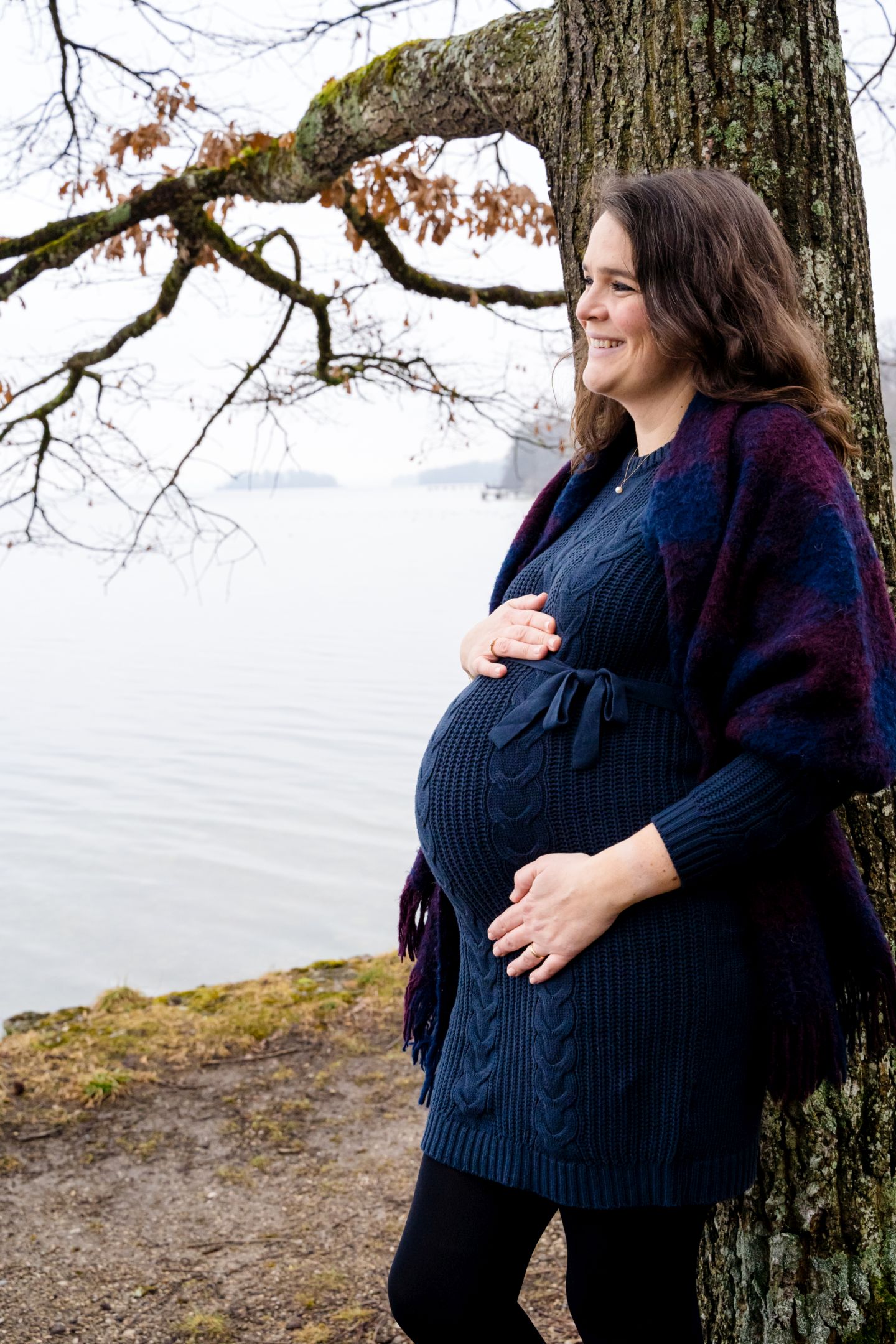 Babybauchshooting am See mit Hund Ulm Neu-Ulm