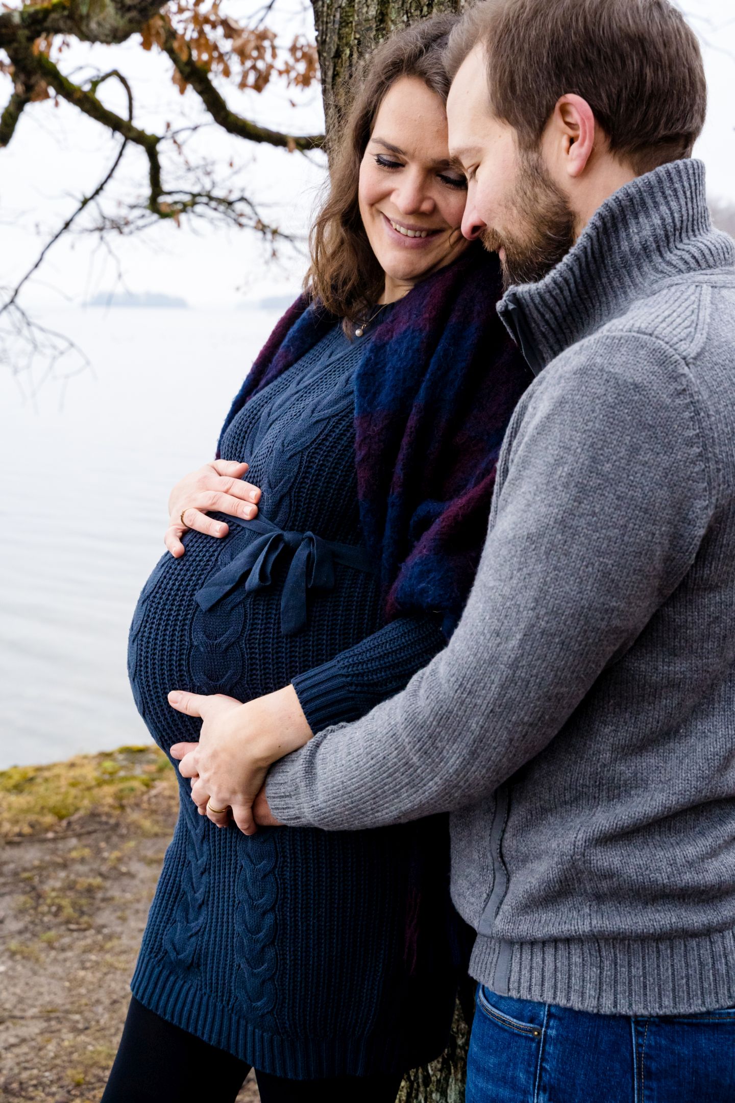 Babybauchshooting am See mit Hund Ulm Neu-Ulm